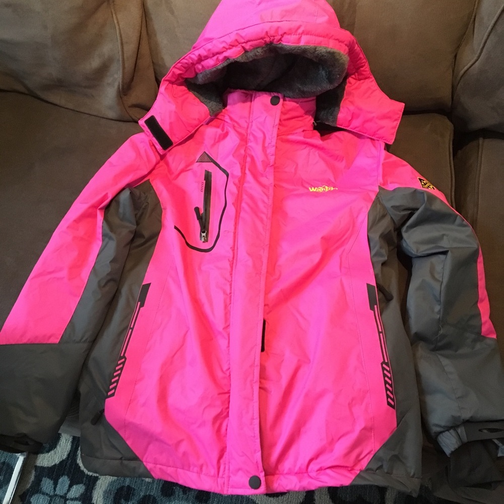 Snow Jacket; Women’s Small; Hot Pink; Wantdo Brand